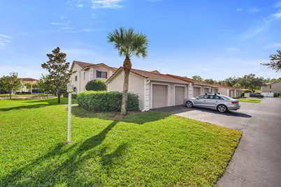 700 Saratoga Circle #B-101, Naples, FL 34104 - Photo 4