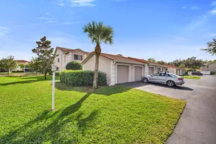 700 Saratoga Cir, Naples, FL 34104 - Photo 4