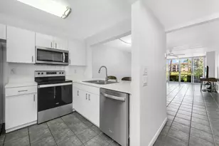 1086 Forest Lakes Dr, Naples, FL 34105 - Photo 4