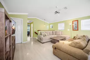 628 Woodshire Ln, Naples, FL 34105 - Photo 2