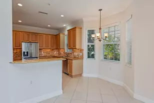 9235 Tesoro Ln, Naples, FL 34114 - Photo 10