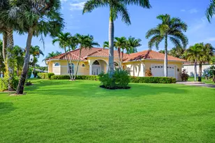 18031 Royal Tree Pkwy, Naples, FL 34114 - Photo 40