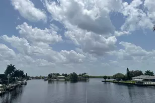 121 Newport Dr, Naples, FL 34114 - Photo 2