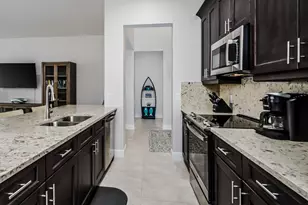 121 Newport Dr, Naples, FL 34114 - Photo 18