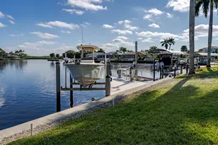 121 Newport Dr, Naples, FL 34114 - Photo 30