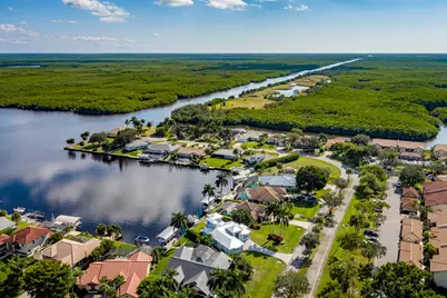 121 Newport Drive, Naples, FL 34114 - Photo 12