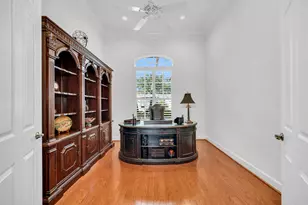 8264 Potomac Ln, Naples, FL 34104 - Photo 8