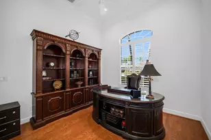 8264 Potomac Ln, Naples, FL 34104 - Photo 10