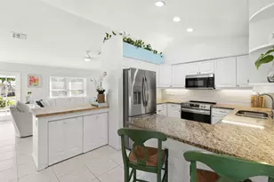 4523 Robin Ave, Naples, FL 34104 - Photo 4