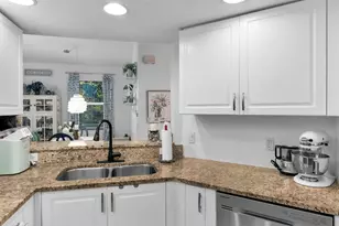 350 Newport Dr, Naples, FL 34114 - Photo 10