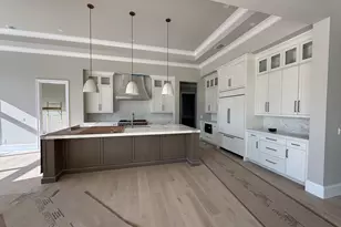 888 Banyan Ct, Marco Island, FL 34145 - Photo 1