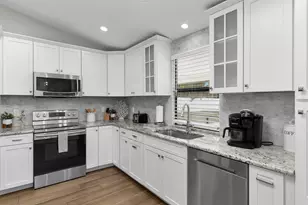 186 Wickliffe Dr, Naples, FL 34110 - Photo 8