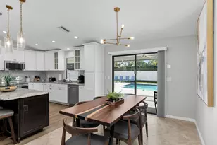 186 Wickliffe Dr, Naples, FL 34110 - Photo 4