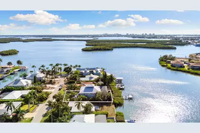 418 Panay Avenue, Naples, FL 34113 - Photo 2