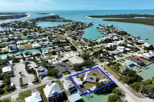 101 Pago Pago Dr E, Naples, FL 34113 - Photo 36