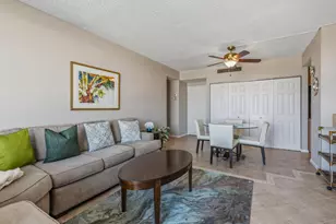 140 Seaview Ct, Marco Island, FL 34145 - Photo 4