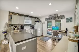 731 W Elkcam Cir, Marco Island, FL 34145 - Photo 8