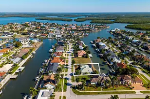 121 Channel Ct, Marco Island, FL 34145 - Photo 34