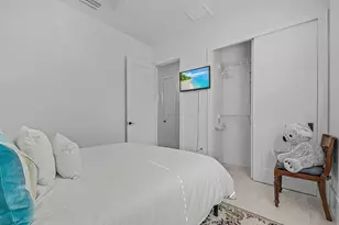 2499 Pine St, Naples, FL 34112 - Photo 18