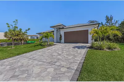 2499 Pine Street, Naples, FL 34112 - Photo 2