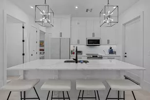 2499 Pine St, Naples, FL 34112 - Photo 8