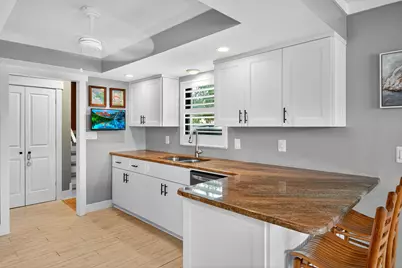 190 Tahiti Circle, Naples, FL 34113 - Photo 10