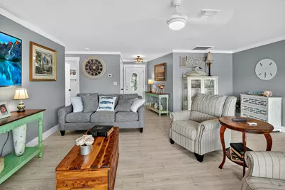 190 Tahiti Circle, Naples, FL 34113 - Photo 8