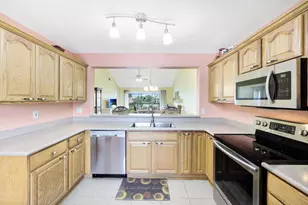 192 Furse Lakes Cir, Naples, FL 34104 - Photo 10