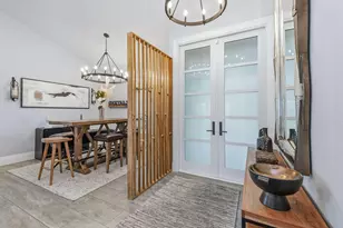 123 Newport Dr, Naples, FL 34114 - Photo 2