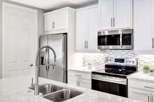 14863 Edgewater Cir, Naples, FL 34114 - Photo 2