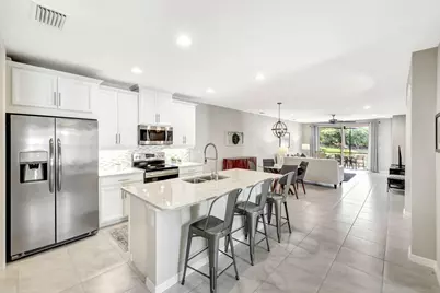 14863 Edgewater Circle, Naples, FL 34114 - Photo 4