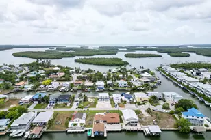 576 Coconut Ave, Goodland, FL 34140 - Photo 36