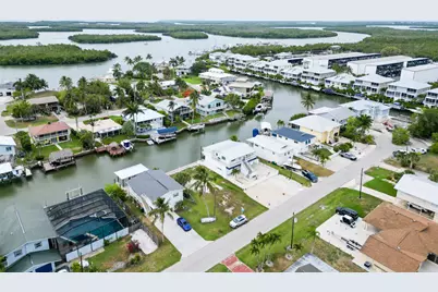 576 Coconut Avenue, Goodland, FL 34140 - Photo 34