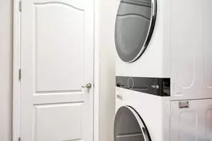 1608 Vizcaya Ln, Naples, FL 34113 - Photo 22