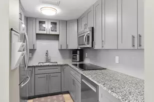 140 Seaview Ct, Marco Island, FL 34145 - Photo 6