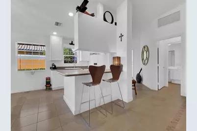 7892 Umberto Court, Naples, FL 34114 - Photo 10