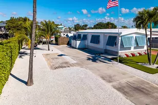 639 Palm Ave, Goodland, FL 34140 - Photo 4