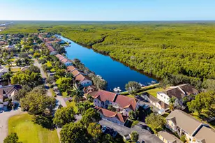 278 Newport Dr, Naples, FL 34114 - Photo 2