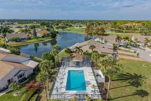 110 Tanglewood Ct, Naples, FL 34113 - Photo 2