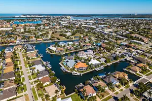 1035 Admiralty Ct, Marco Island, FL 34145 - Photo 42