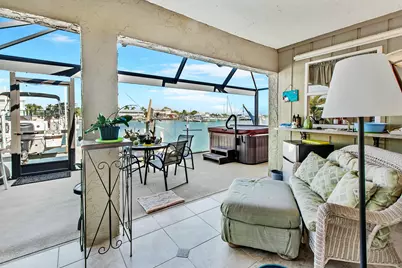 125 E Pago Pago Drive E, Naples, FL 34113 - Photo 18