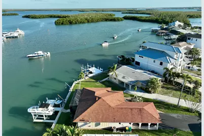 125 E Pago Pago Drive E, Naples, FL 34113 - Photo 30