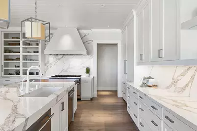 221 Aqua Ct, Naples, FL 34102 - Photo 16