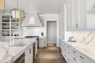 221 Aqua Ct, Naples, FL 34102 - Photo 16