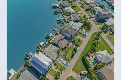 141 Pago Pago Drive E, Naples, FL 34113 - Photo 6