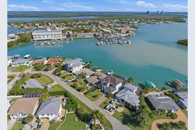 141 Pago Pago Drive E, Naples, FL 34113 - Photo 4