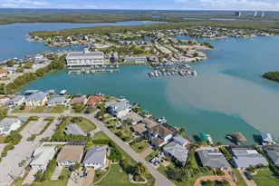 141 Pago Pago Dr E, Naples, FL 34113 - Photo 8