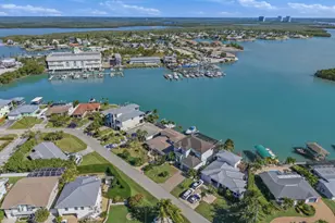 141 Pago Pago Dr E, Naples, FL 34113 - Photo 4