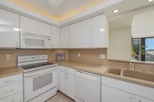 320 Seaview Ct, Marco Island, FL 34145 - Photo 10