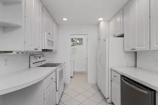 5353 Cove Cir, Naples, FL 34119 - Photo 14